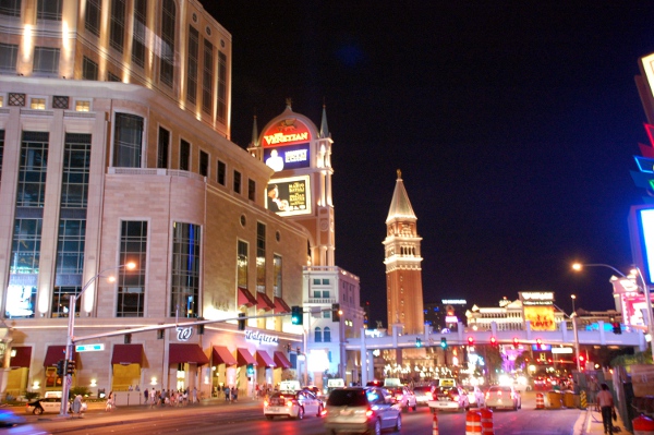 23_15_DSC_5997_lasvegasbynight_600x399