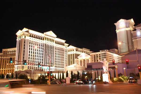 23_17_DSC_6007_lasvegasbynight_600x399